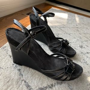 Aerosols sandal wedges